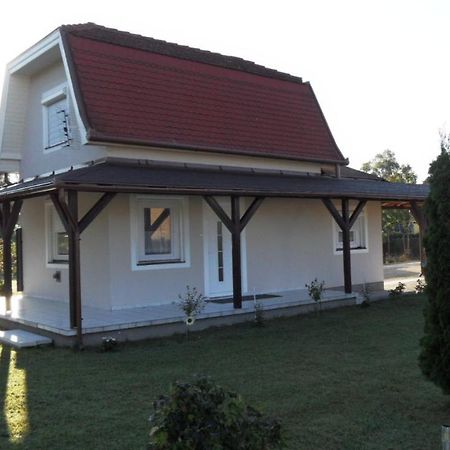 Ferienhaus Am Plattensee Balatonmáriafürdő Exteriér fotografie