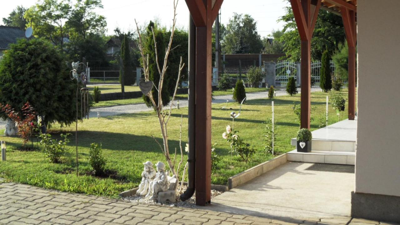 Ferienhaus Am Plattensee Balatonmáriafürdő Exteriér fotografie