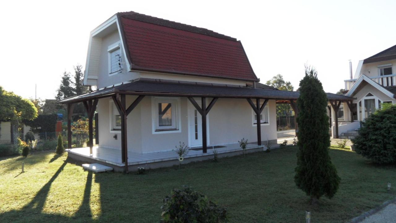 Ferienhaus Am Plattensee Balatonmáriafürdő Exteriér fotografie