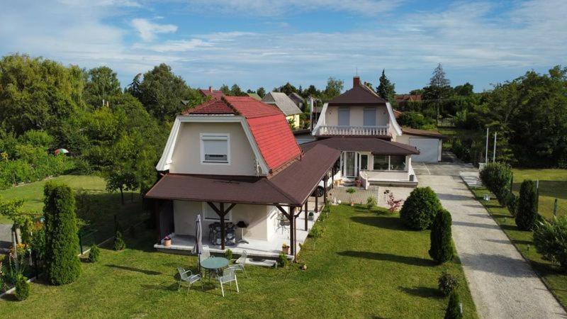 Ferienhaus Am Plattensee Balatonmáriafürdő Exteriér fotografie